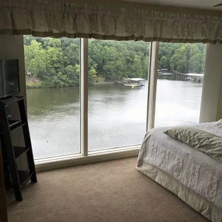 Waterfront Indian Pointe Condo, Views, Pools, Tennis and more. 17mm