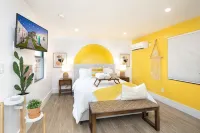 Be in the Heart Of Chandler, Walking Distance to Golf, Shops, Resturants, & More - 4-Star