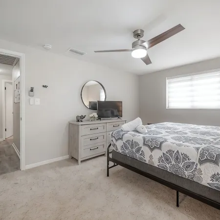 Tampa Zen Escape Heated Pool + Family Oasis with Rhinoceros Views!