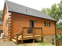 Black Bear Retreat • 2Bed 2Bath Cabin • Peaceful Retreat - Parvekkeita
