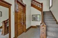 Craftsman charm King Bedroom Private Condo Unit walk to hospital &  capitol - Boutique