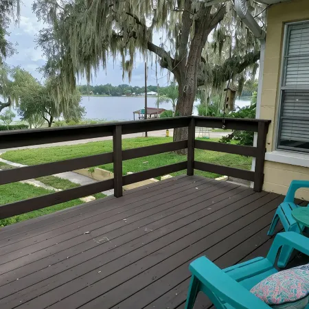 Romantic getaway, lakeview 5 min from the Downtown!