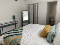Peaceful, Family and Pet-Friendly Duplex in a Cut-De-Sac with Abundant Wild Life - 3성급