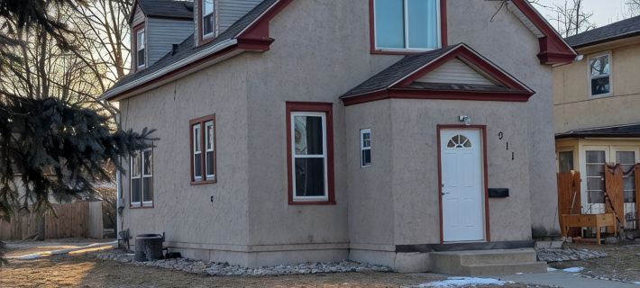 Comfy Rustic Retreat 2 Blocks from Mayo Hospital and Bethany College. Hotels in Mankato