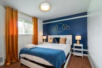 𓇻 Olympic Park Haven w/ HotTub, Fire Pit, Grill, Arcade, HUGE Yard - 4 estrellas