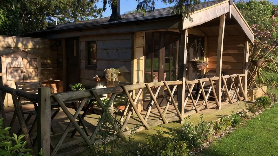 Romantic glamping cabin near beautiful Rye