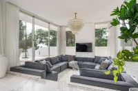Luxury Home by Buttonscarves Villa at Dago Bandung - 4 Yıldız