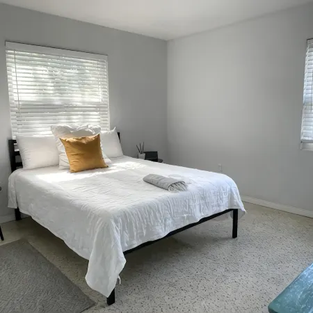 Cozy House at Arlington Park