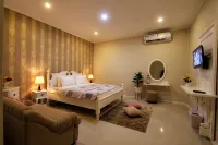 Omah Madam Bed & Breakfast - Parkplatz