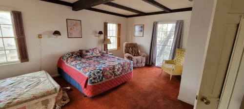 Funky and Charming Home! - 3-Star