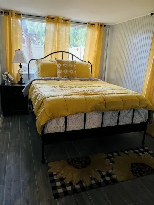 Cozy 1 bedroom guesthouse apartment near downtown & riverwalk - Holiday Apartments