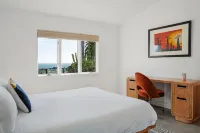 Malibu Living At Its Finest - Just Steps Away From The Beach - Holiday bungalows