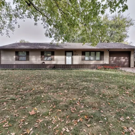 Beautiful 4 bedroom 2 full bathroom close to everything!