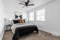 NEW Cozy Renovated Townhome | 25 min to Denver - WiFi