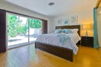 The Crest: Mid-Century Couples Retreat- Pool & Mountain Views - 2 Beds #066151 - 3-Star