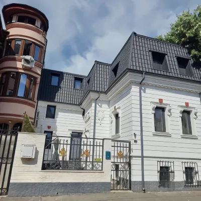 Nobilis Boutique Foisor Hotels near Obor Metro Station