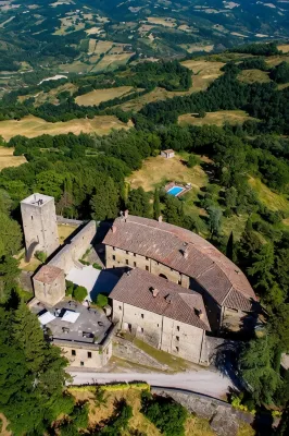 Castello di Petroia Dimora d'Epoca - Pools