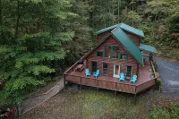Spectacular year-round views of Smokey Mountain National Park from a D-Log Cabin - 4-Star
