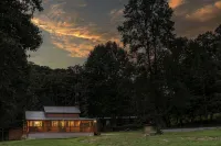 Mountain-side Cabin with hot tub on 4 acres! - 4つ星