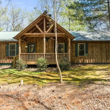 6BDRM Cabin only 10 mins to Alpine Helen/ Hot Tub/ Firepit/ Game Room/ Satellite