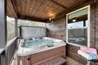 Modern Mountain Cabin Hot Tub & Fireplace - 4-Star