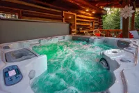 Log Cabin Hot Tub Getaway - 3-stjärniga