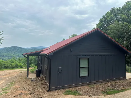 Nacoochee 3, Cozy cabin, close to town, walking trails, winery, adventures - Hytter