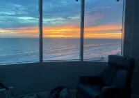 Beach&Pool Are Open! Stunning Newly Remodeled Oceanfront Condo on Daytona Beach! - 4-Sterne