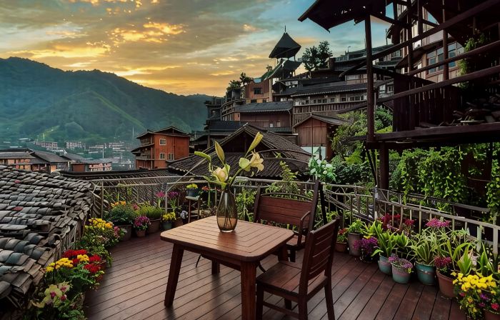 LotsRainInn.MountainDweIIing...XijiangQianhuMiaoViIIageMuseumBranch