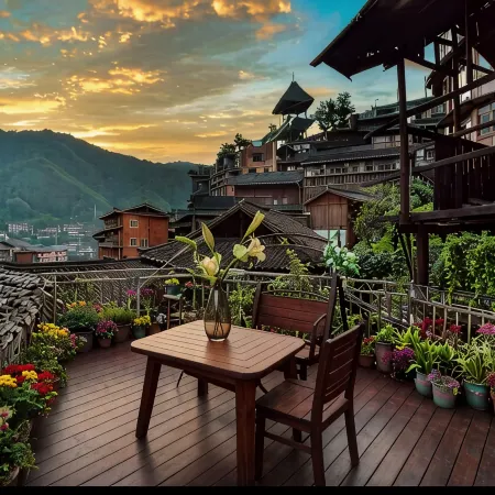 LotsRainInn.MountainDweIIing...XijiangQianhuMiaoViIIageMuseumBranch