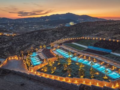 Ftelia Black Villas