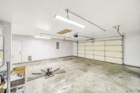 Stunning NEW 4 bed 3 bath home, Spacious and clean - 3 ดาว