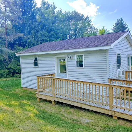 Cozy Farm Stay Near Keuka Lake / No Cleaning Fee / Pet Friendly / Wi-Fi + More!