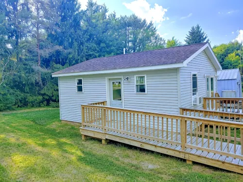 Cozy Farm Stay Near Keuka Lake / No Cleaning Fee / Pet Friendly / Wi-Fi + More! - Parvekkeita