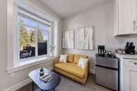 Quiet Private Entry Suite |Free Parking&Near Metro - 3-Star