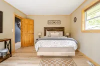 Cozy Chalet in the Heart of Northern Michigan - Chalets