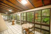 Voa Samuka Hotel - شاطئ