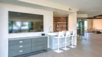 Ultra Luxury Villa on Camelback Mountain - w/ Pool, Waterfall & Fire Lounges - 5 ดาว