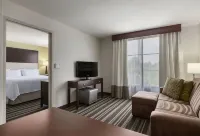 Embassy Suites by Hilton Savannah Airport - بار