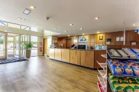 Days Inn by Wyndham Peterborough - parking