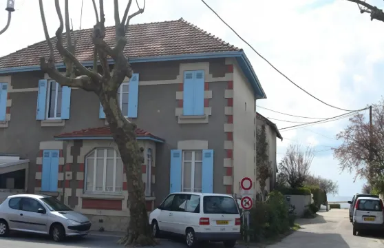 萊斯弗洛布魯斯酒店