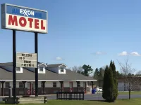 Exxon Quik Stop & Motel - Parking