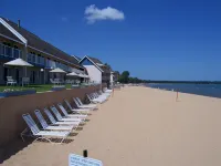 Pinestead Reef Resort Hotels in East Bay Township