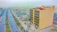 The Rich Hotel and Apartments Hotels near Theme Park View Society