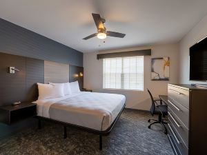 Stayapt Suites Alexandria-Fort Belvoir