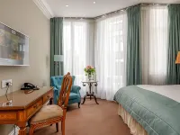 Ashburn Hotel Hotels near Kensington