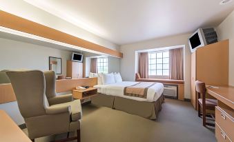 Microtel Inn & Suites by Wyndham Altus