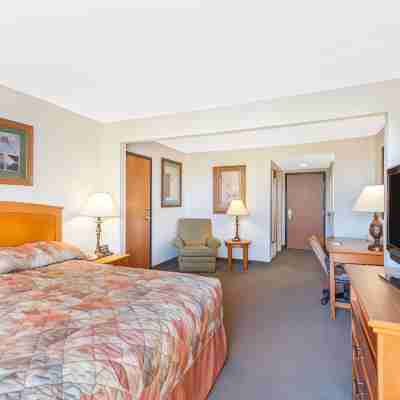 Wingate by Wyndham Bentonville Airport Rooms