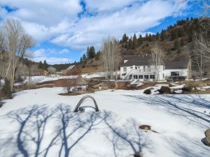 Antlers on the Creek Bed & Breakfast