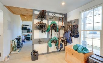 Pet-Friendly Studio Near World Equestrian Center!